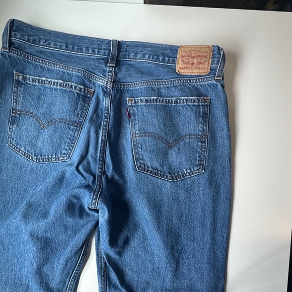 Levi's Low Pro Straight Jeans Women's Size 32 Ripped Distressed Denim Indie - Picture 5 of 6